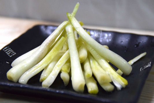 沖縄の味をご自宅で！島らっきょう塩漬けの魅力と食べ方【徳和商店】